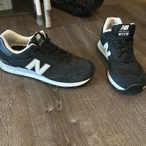 Men’s Black New Balances - Barely Used!